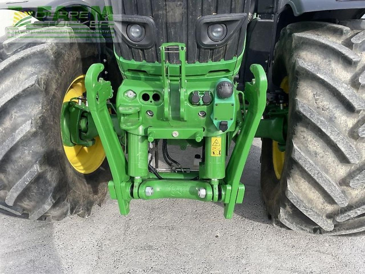 Traktor John Deere 6250r: 12 kép. Traktor John Deere 6250r: 12 kép.