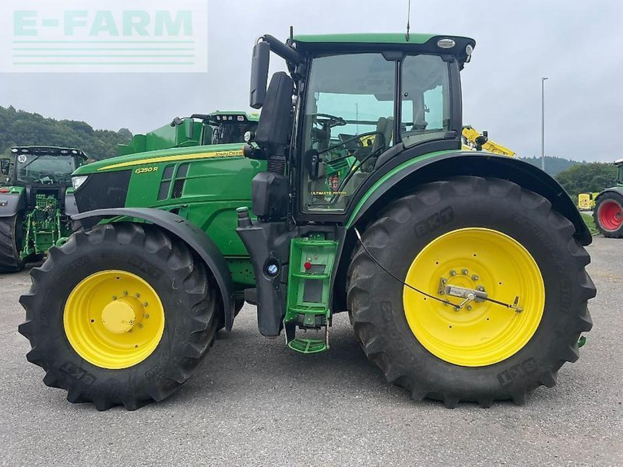 John Deere 6250r - Traktor: 2 kép. John Deere 6250r - Traktor: 2 kép.