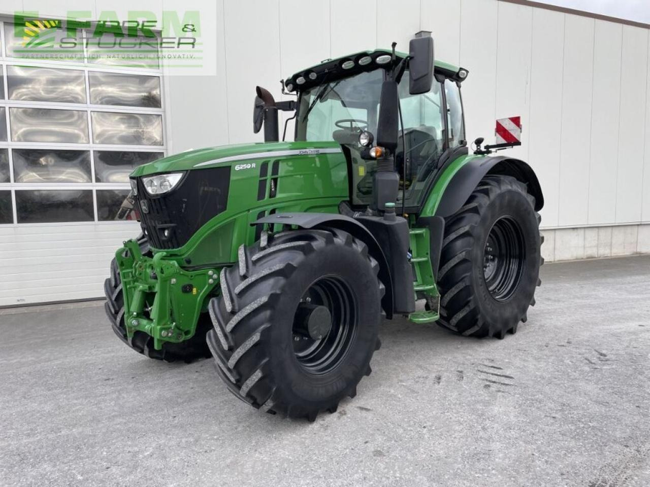 John Deere 6250r - Traktor: 1 kép. John Deere 6250r - Traktor: 1 kép.