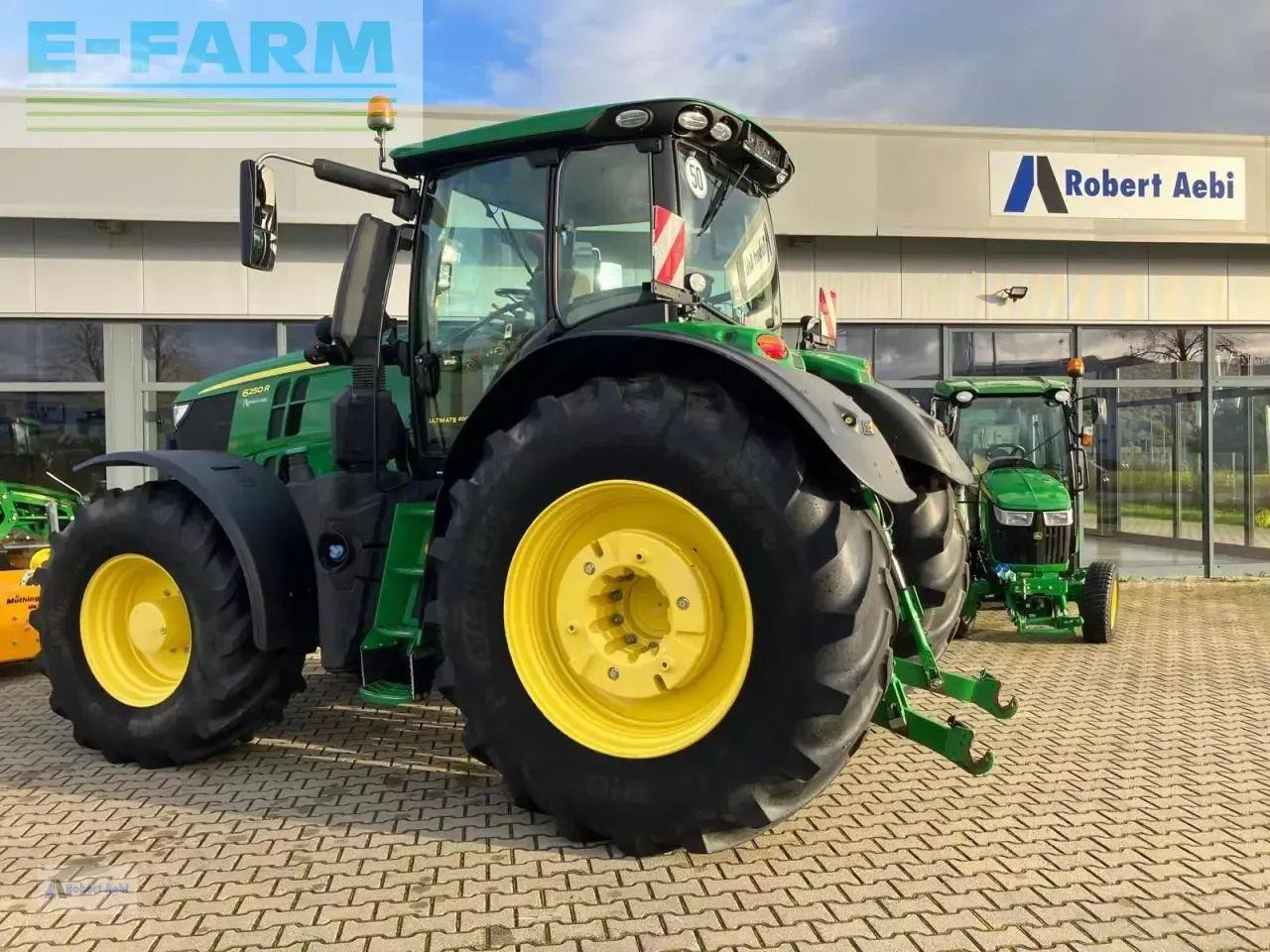 John Deere 6250r - Traktor: 5 kép. John Deere 6250r - Traktor: 5 kép.