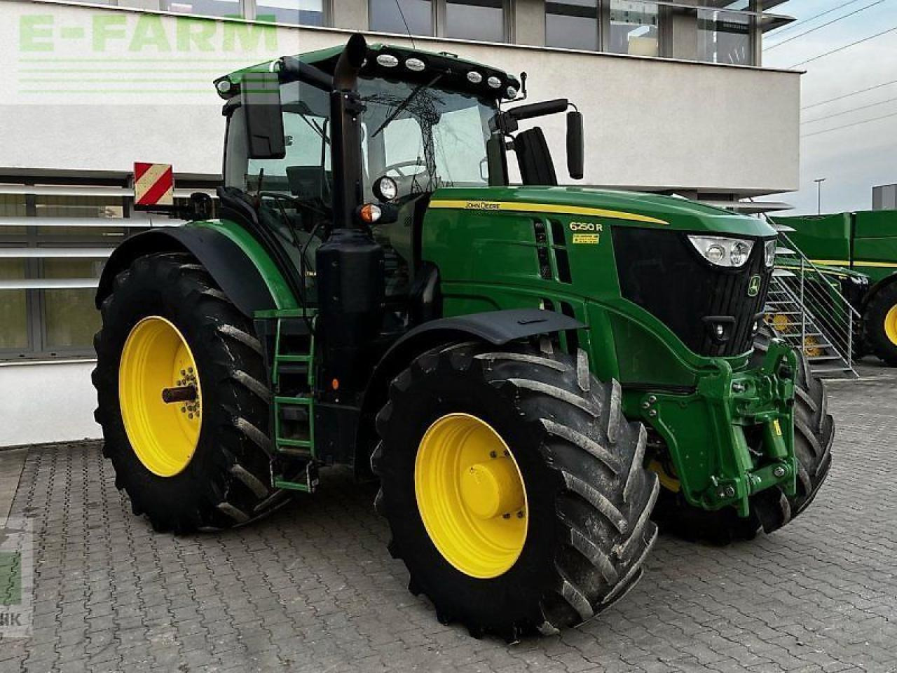 John Deere 6250r - Traktor: 4 kép. John Deere 6250r - Traktor: 4 kép.