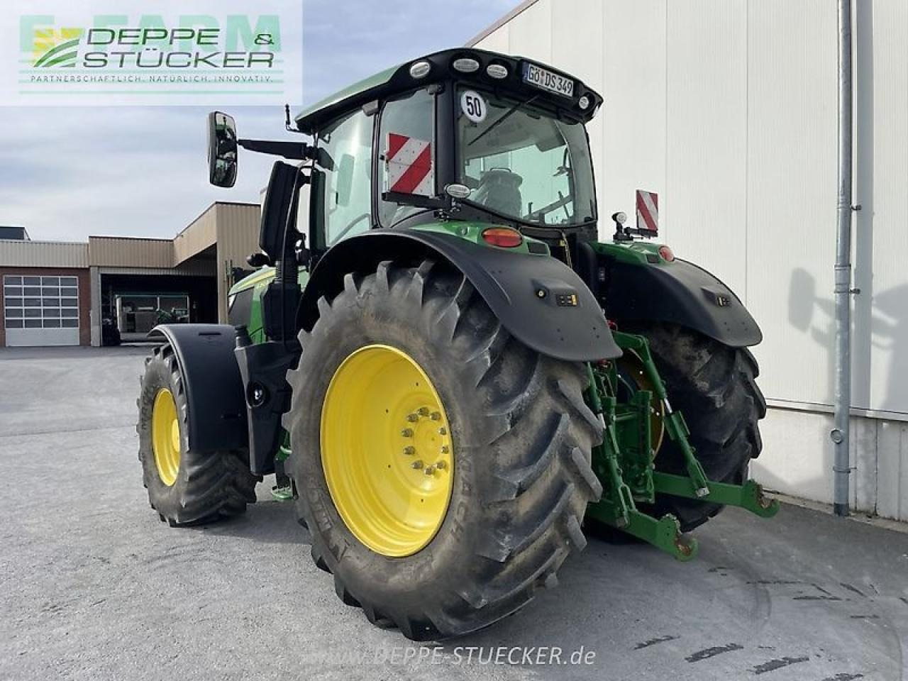 Traktor John Deere 6250r: 9 kép. Traktor John Deere 6250r: 9 kép.