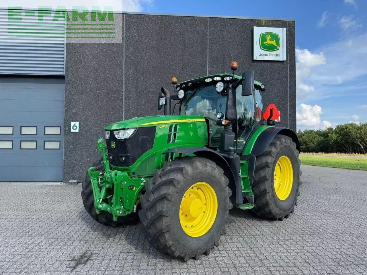 John Deere 6250r - Traktor: 1 kép. John Deere 6250r - Traktor: 1 kép.