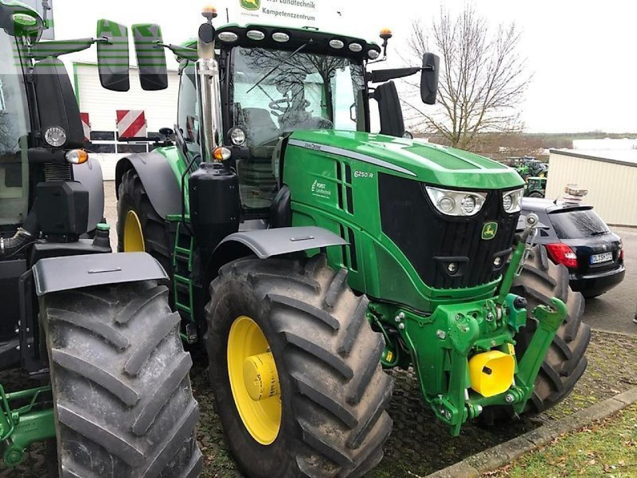 John Deere 6250r mit fkh/ fzw/ ap-40km/h - Traktor: 4 kép. John Deere 6250r mit fkh/ fzw/ ap-40km/h - Traktor: 4 kép.