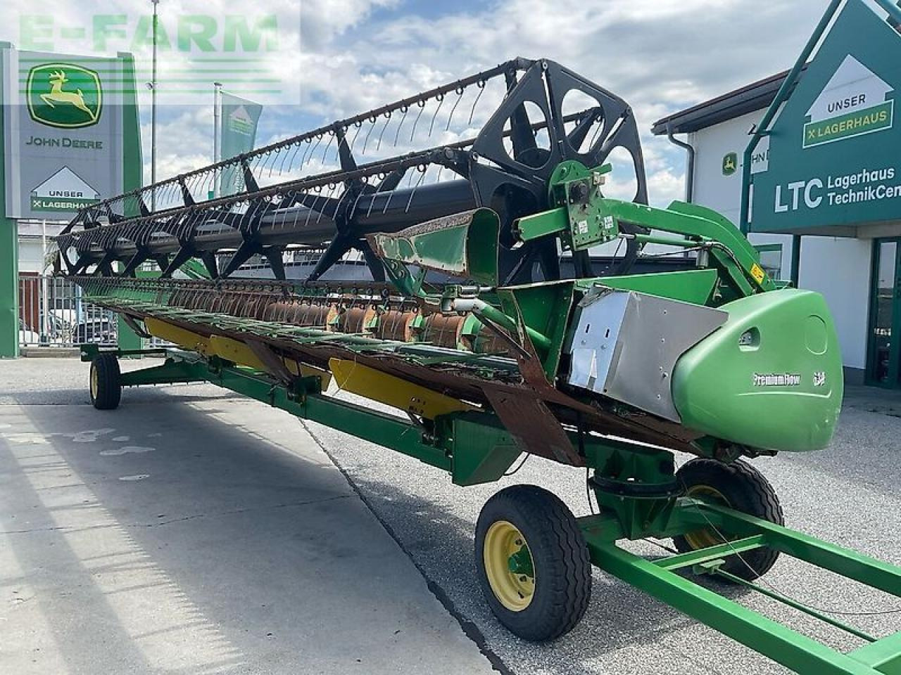 John Deere 630 premium flow - Takarmánybetakarító gép: 2 kép. John Deere 630 premium flow - Takarmánybetakarító gép: 2 kép.