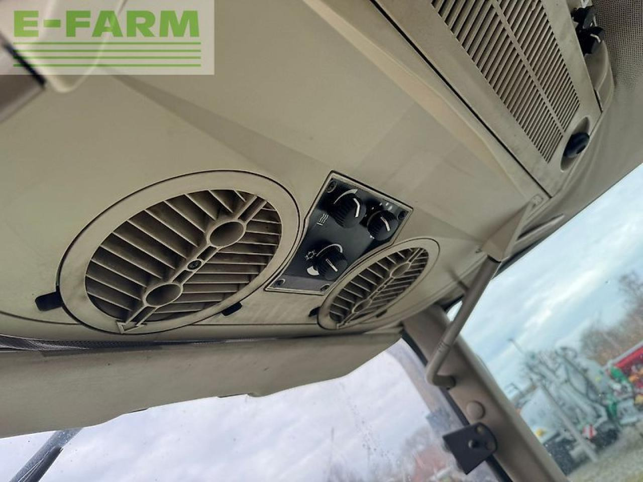 John Deere 6320 - Traktor: 4 kép. John Deere 6320 - Traktor: 4 kép.