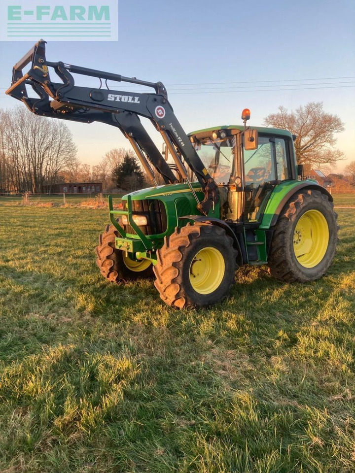 John Deere 6320 autoquad eco-shift - Traktor: 2 kép. John Deere 6320 autoquad eco-shift - Traktor: 2 kép.