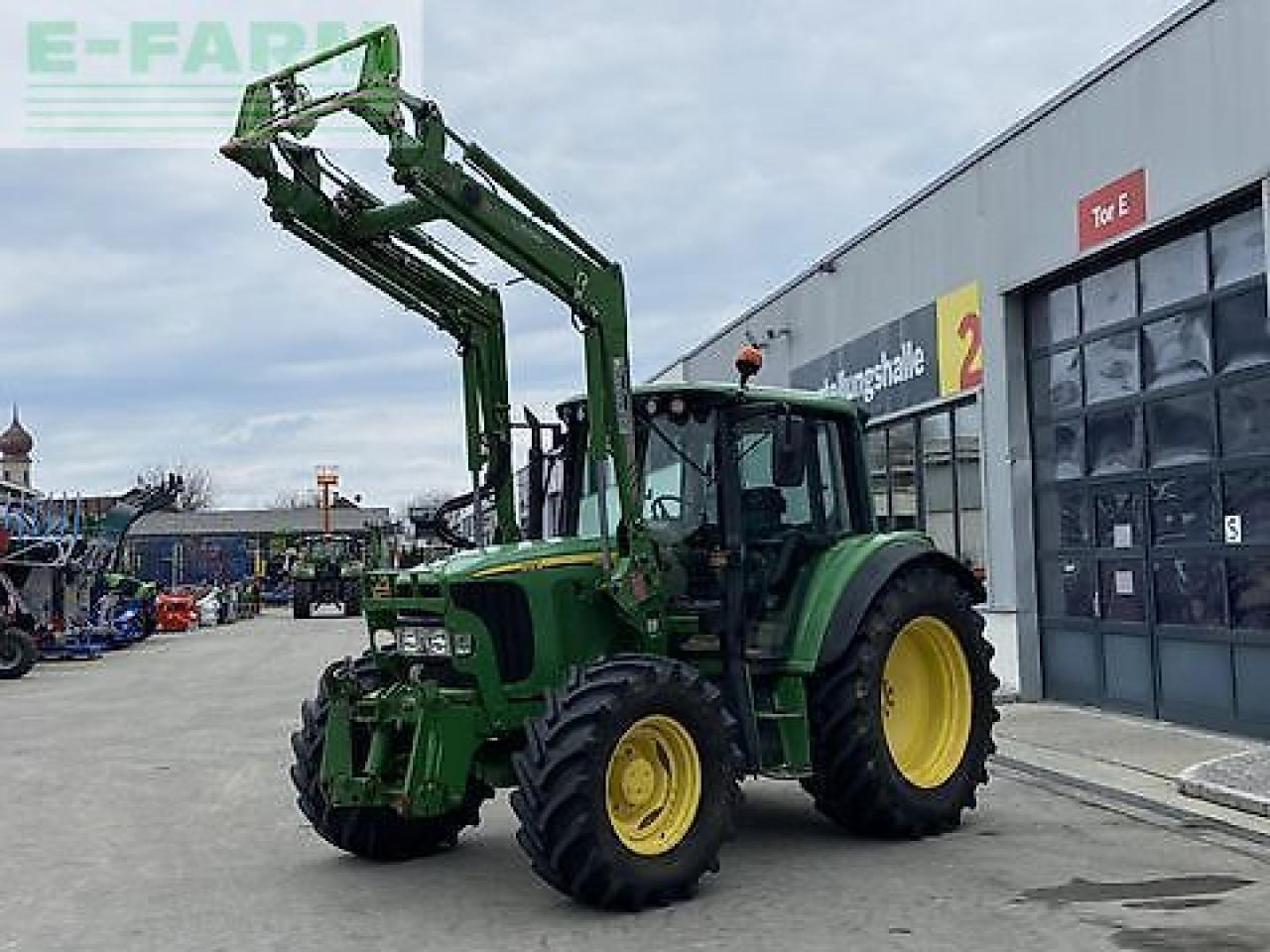 John Deere 6320 + fl - Traktor: 5 kép. John Deere 6320 + fl - Traktor: 5 kép.