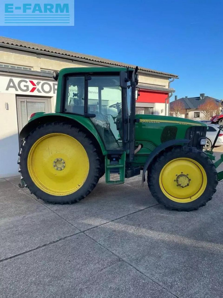 John Deere 6320 premium - Traktor: 1 kép. John Deere 6320 premium - Traktor: 1 kép.