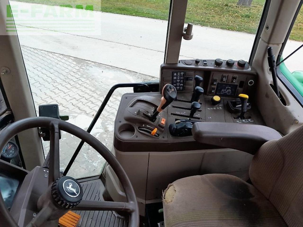 Traktor John Deere 6320 premium: 6 kép. Traktor John Deere 6320 premium: 6 kép.