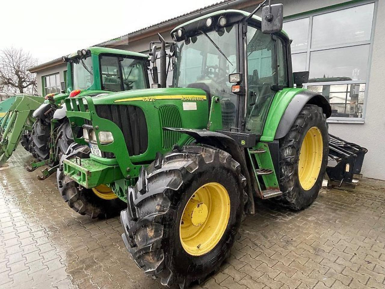 John Deere 6420 premium - Traktor: 1 kép. John Deere 6420 premium - Traktor: 1 kép.