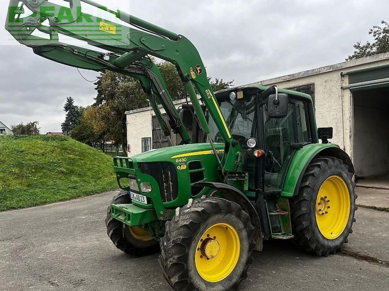 John Deere 6430 premium - Traktor: 1 kép. John Deere 6430 premium - Traktor: 1 kép.