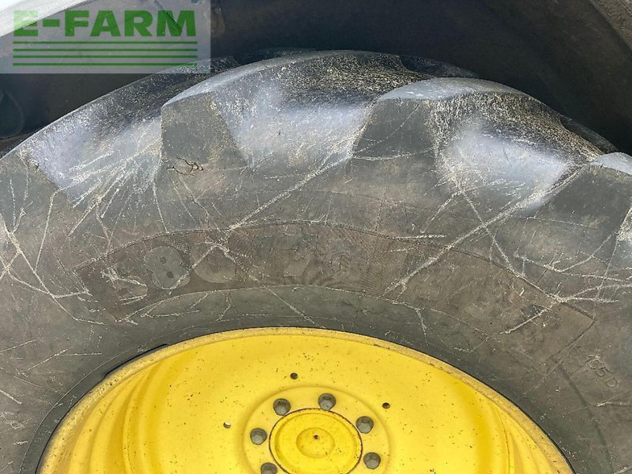 John Deere 6810 - Traktor: 3 kép. John Deere 6810 - Traktor: 3 kép.