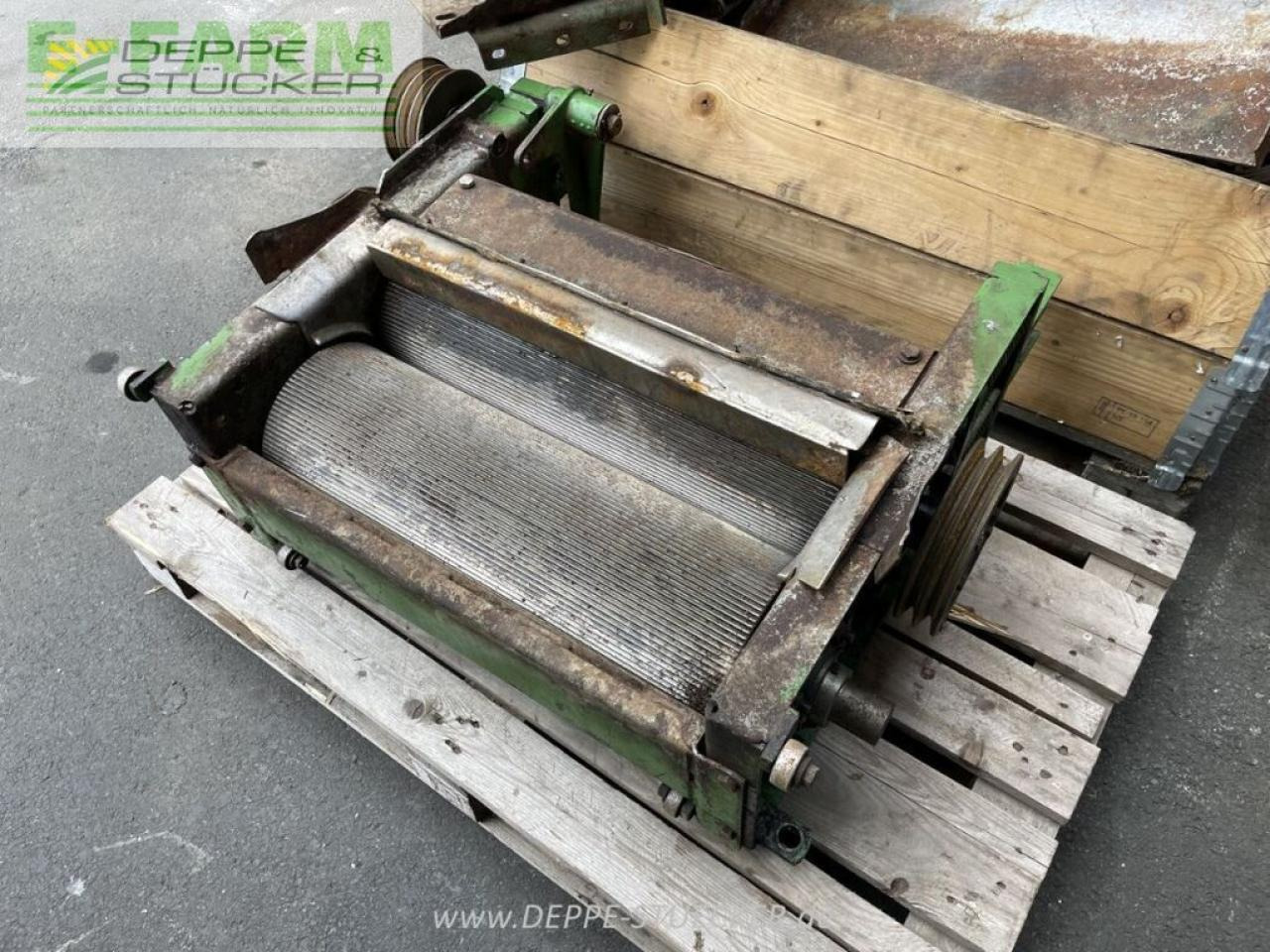 John Deere 6810 mit gebiss - Önjáró szecskázógép: 2 kép. John Deere 6810 mit gebiss - Önjáró szecskázógép: 2 kép.