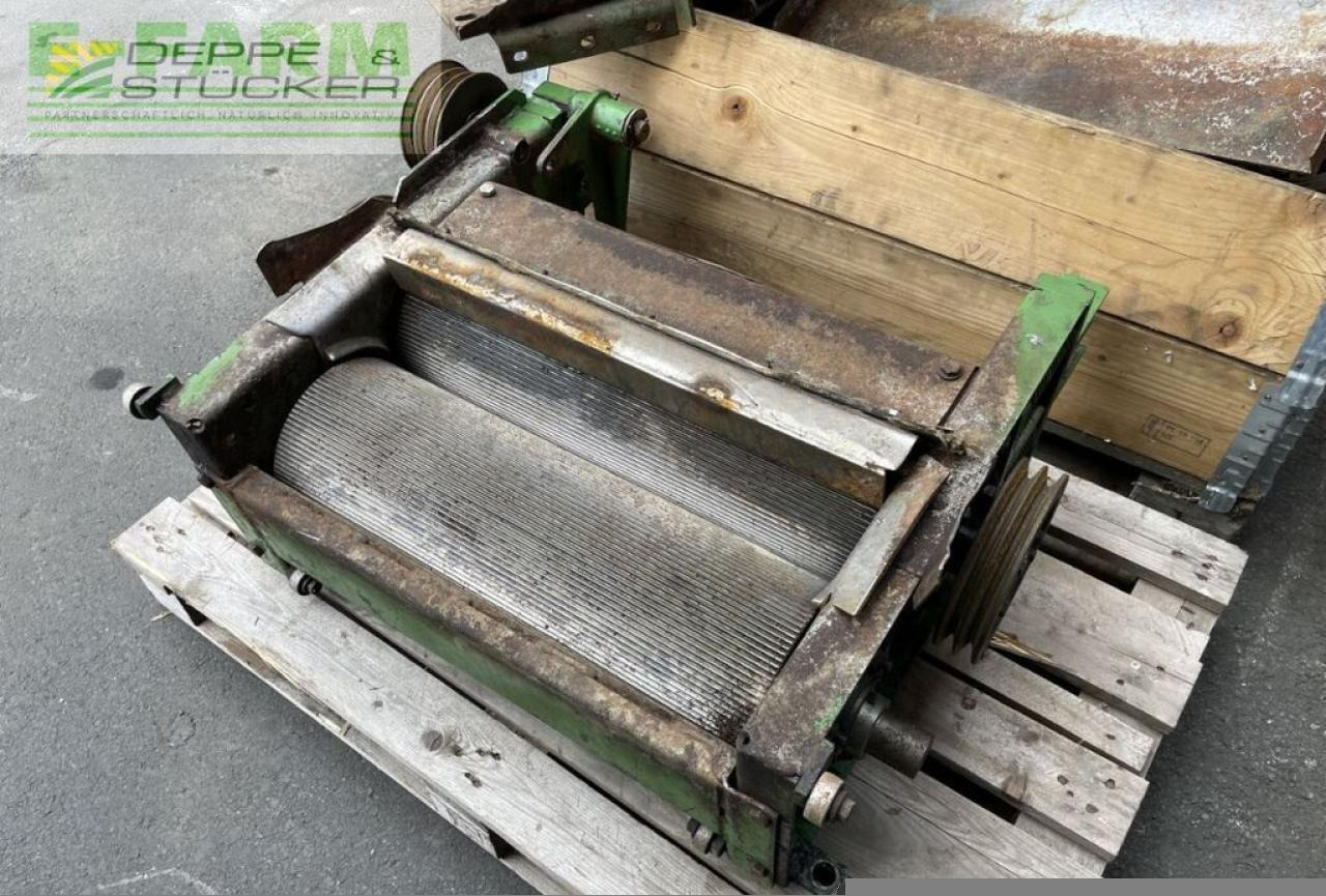 John Deere 6810 mit gebiss - Önjáró szecskázógép: 2 kép. John Deere 6810 mit gebiss - Önjáró szecskázógép: 2 kép.