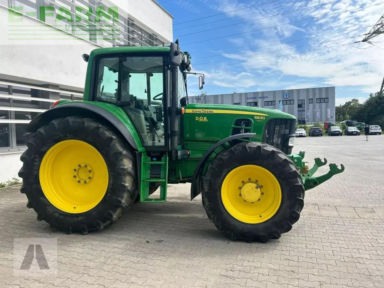 John Deere 6830 - Traktor: 2 kép. John Deere 6830 - Traktor: 2 kép.