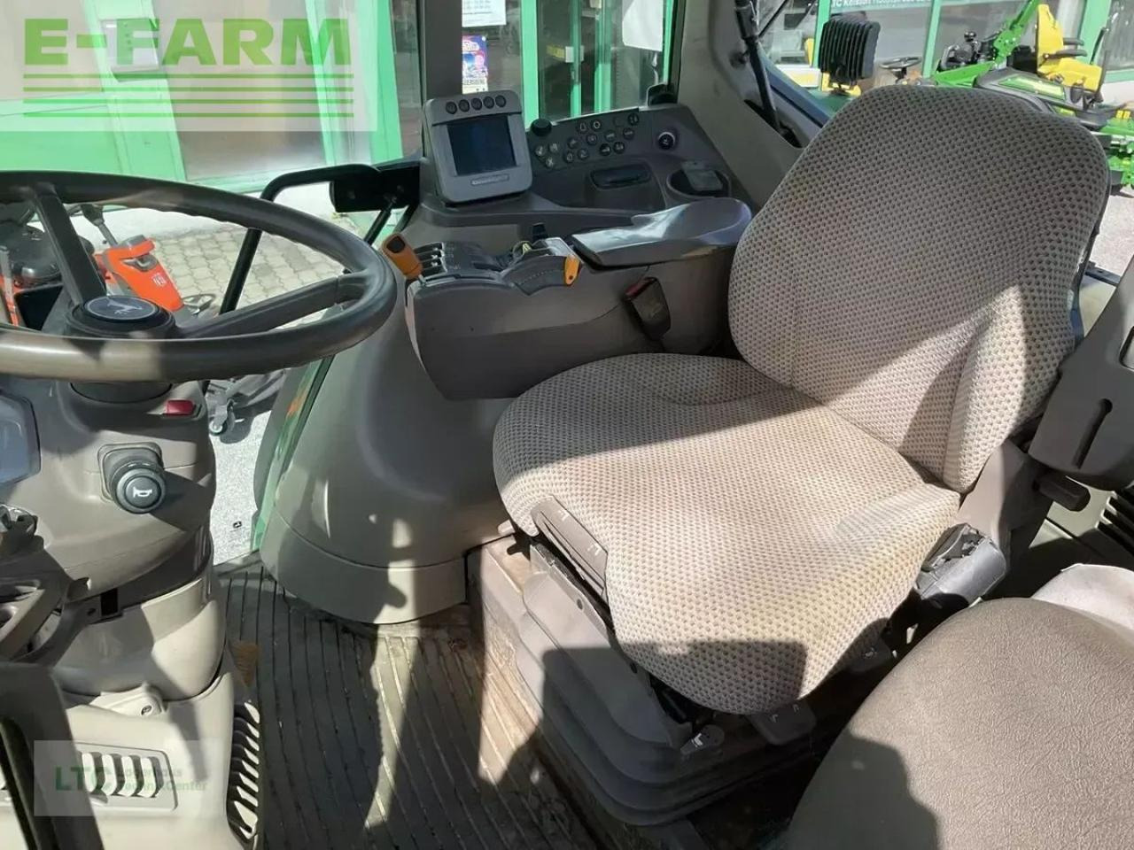 John Deere 6830 - Traktor: 5 kép. John Deere 6830 - Traktor: 5 kép.