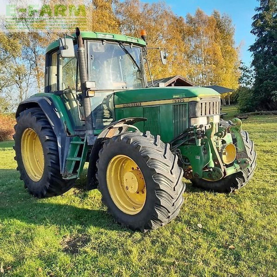 John Deere 6910 - Traktor: 2 kép. John Deere 6910 - Traktor: 2 kép.