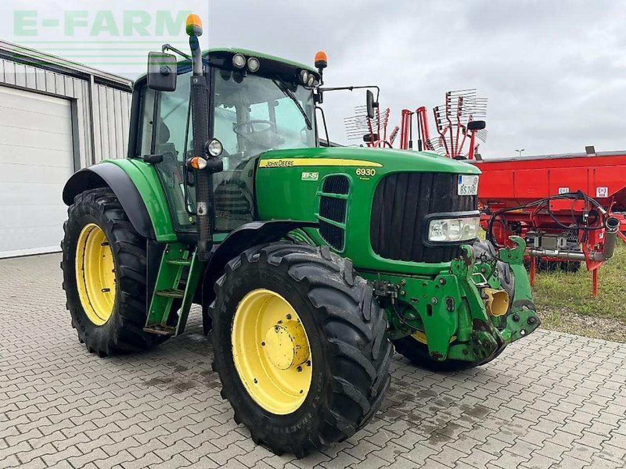 John Deere 6930 premium - Traktor: 4 kép. John Deere 6930 premium - Traktor: 4 kép.
