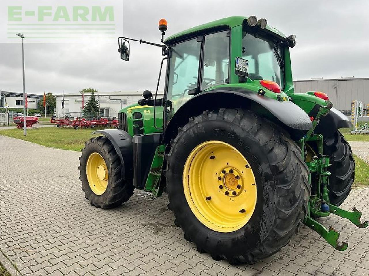 John Deere 6930 premium - Traktor: 2 kép. John Deere 6930 premium - Traktor: 2 kép.