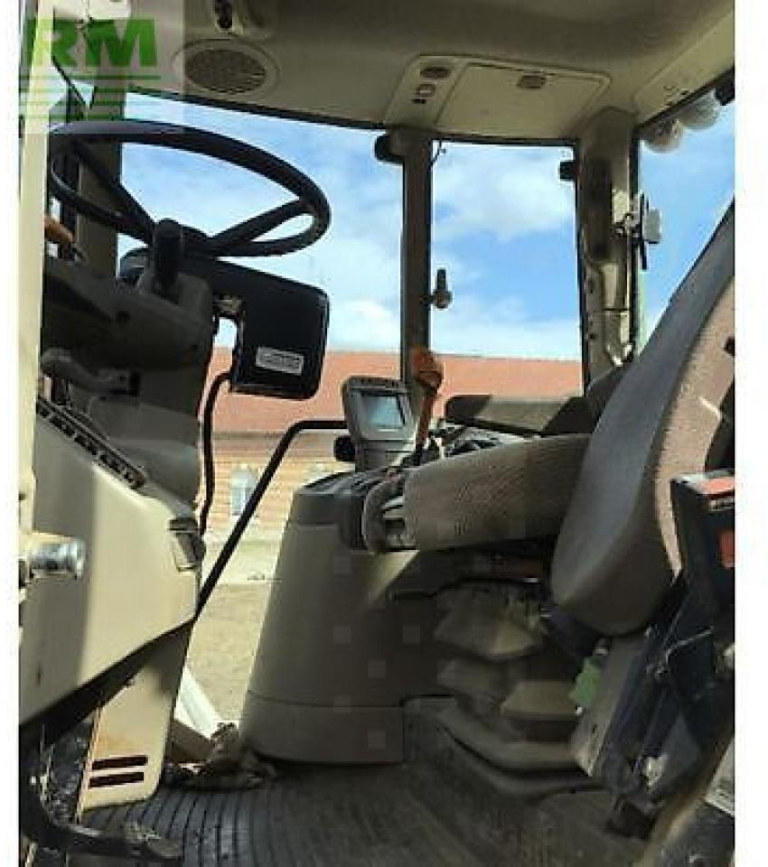 John Deere 6930 premium - Traktor: 2 kép. John Deere 6930 premium - Traktor: 2 kép.