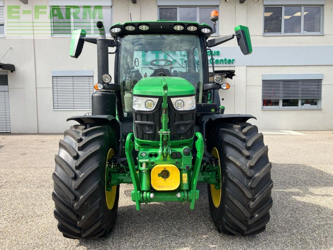John Deere 6R 150 - Traktor: 3 kép. John Deere 6R 150 - Traktor: 3 kép.
