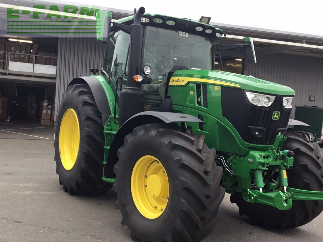 John Deere 6R215 - Traktor: 4 kép. John Deere 6R215 - Traktor: 4 kép.
