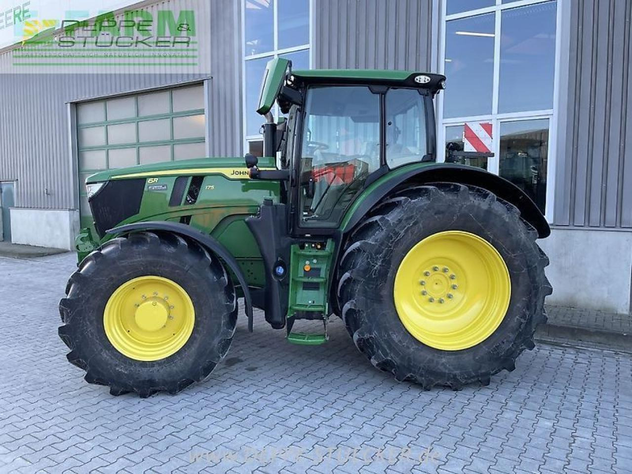 Traktor John Deere 6r 175: 15 kép.