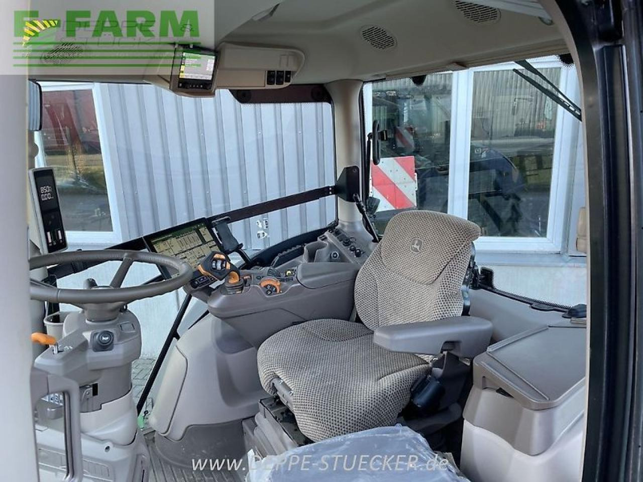 Traktor John Deere 6r 175: 11 kép.