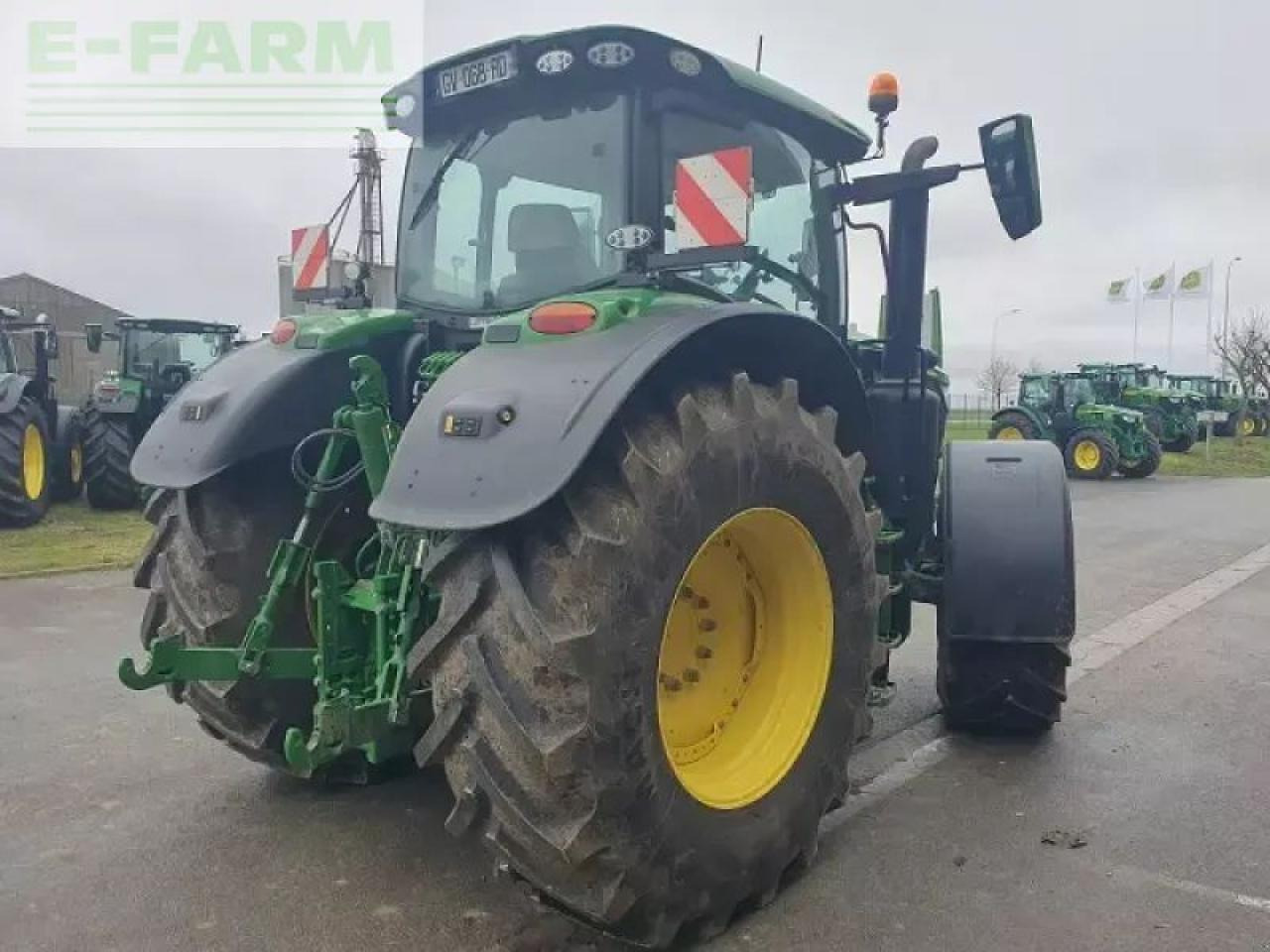 John Deere 6r 215 - Traktor: 3 kép. John Deere 6r 215 - Traktor: 3 kép.