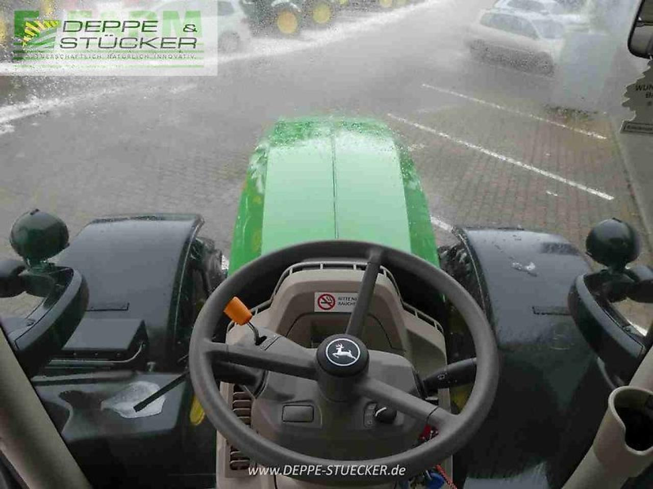 Traktor John Deere 6r 215: 16 kép.