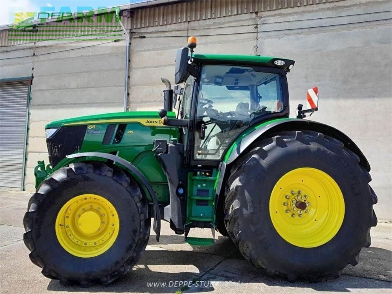 John Deere 6r 215 - Traktor: 3 kép. John Deere 6r 215 - Traktor: 3 kép.
