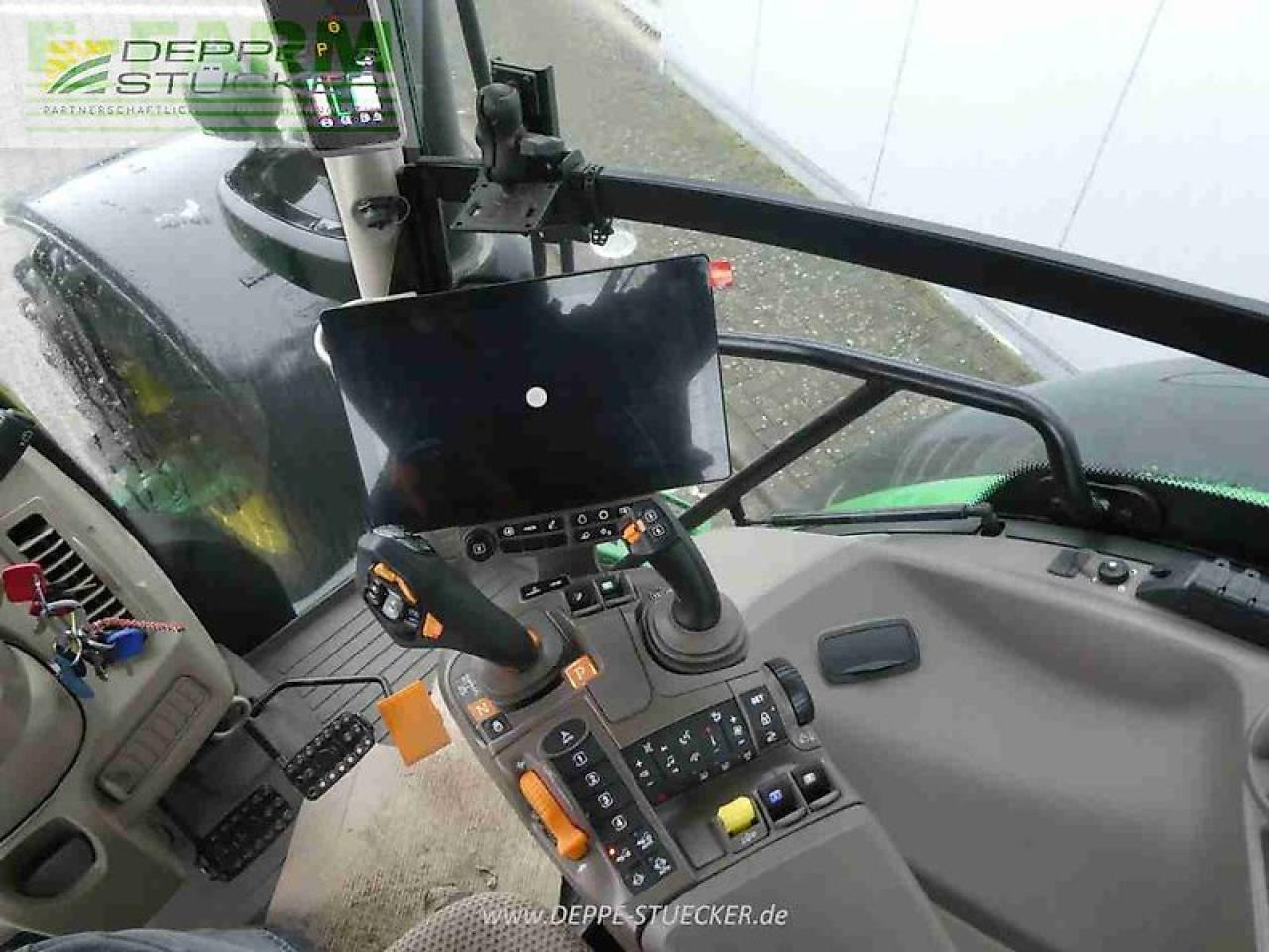 Traktor John Deere 6r 215: 15 kép.