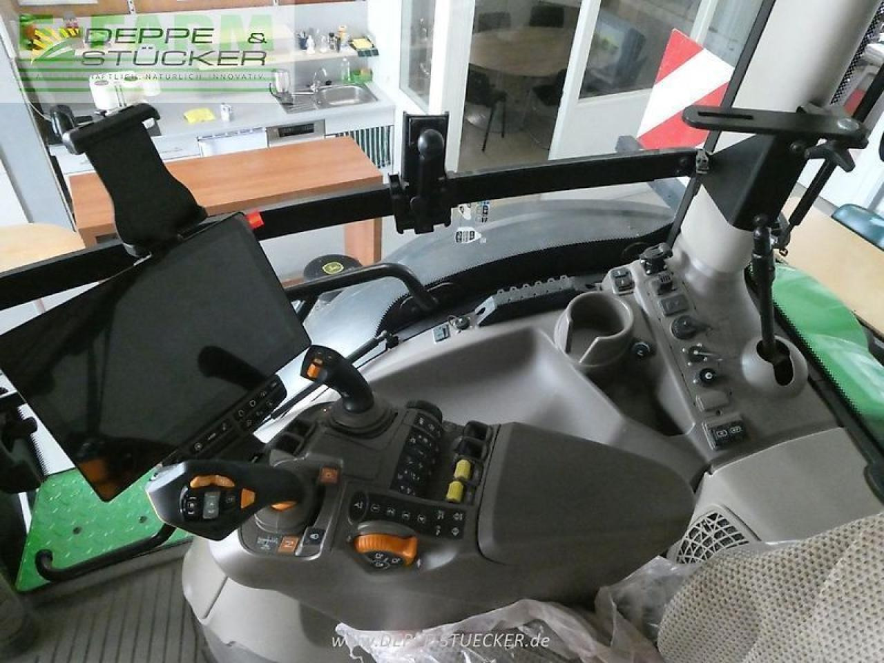 Traktor John Deere 6r 250: 13 kép.