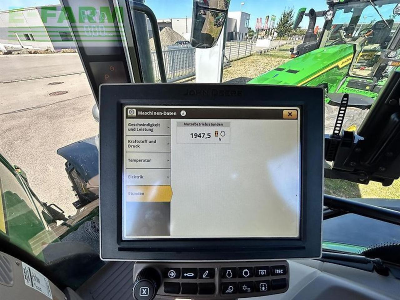 John Deere 6r 250 - Traktor: 5 kép. John Deere 6r 250 - Traktor: 5 kép.