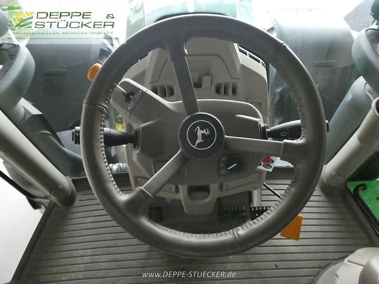 Traktor John Deere 6r 250: 14 kép.