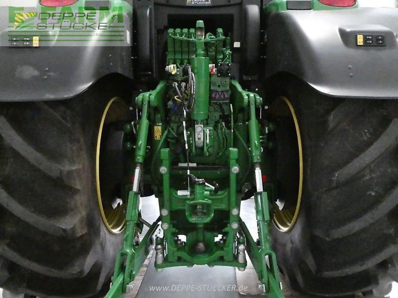 Traktor John Deere 6r 250: 7 kép.