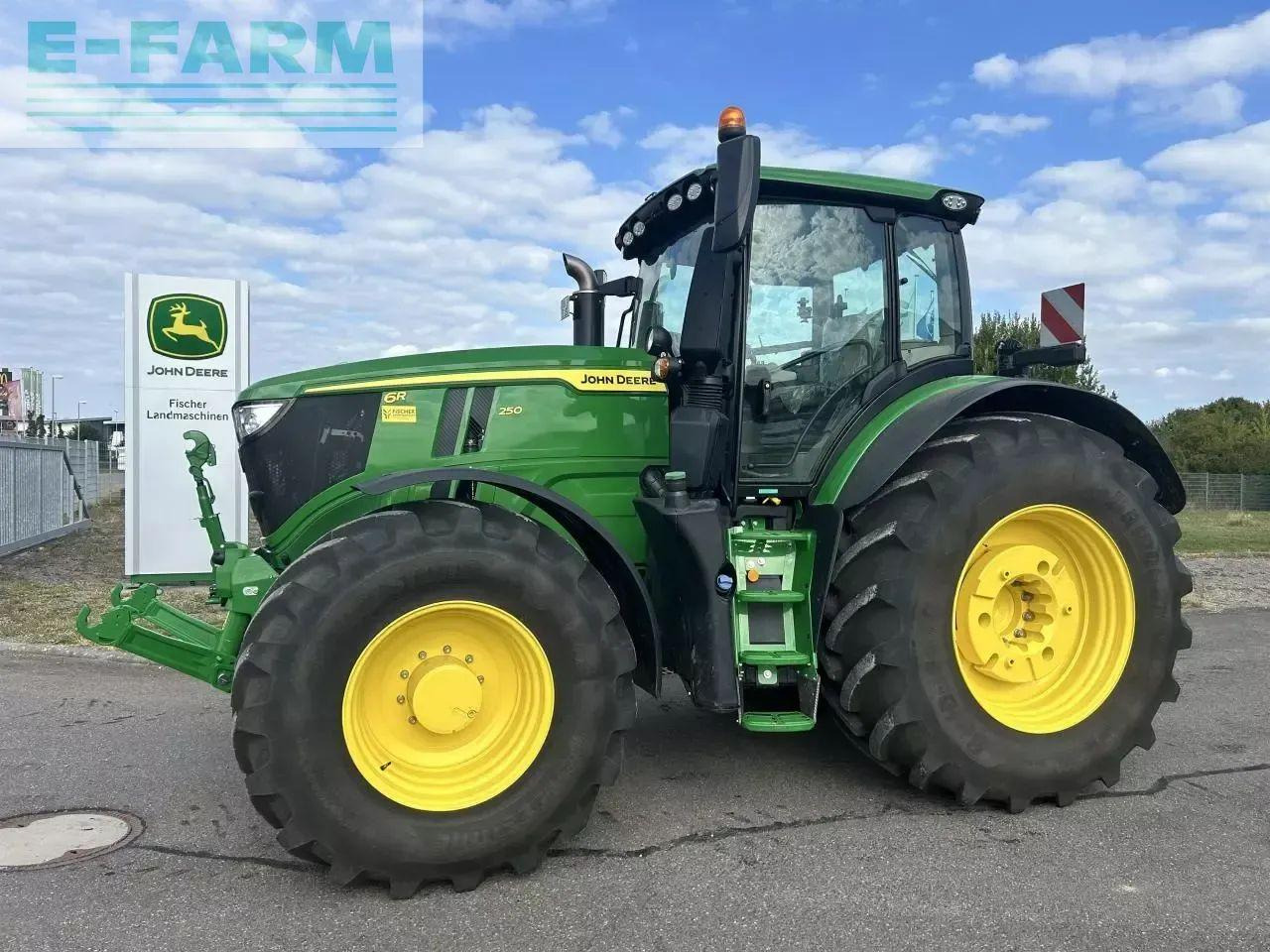 John Deere 6r 250 - Traktor: 1 kép. John Deere 6r 250 - Traktor: 1 kép.