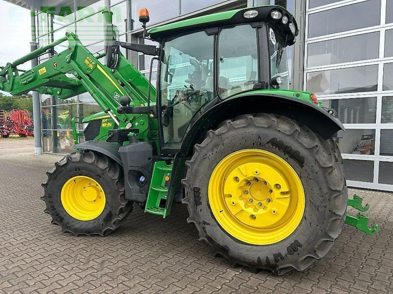 John Deere 6r150 - Traktor: 2 kép. John Deere 6r150 - Traktor: 2 kép.