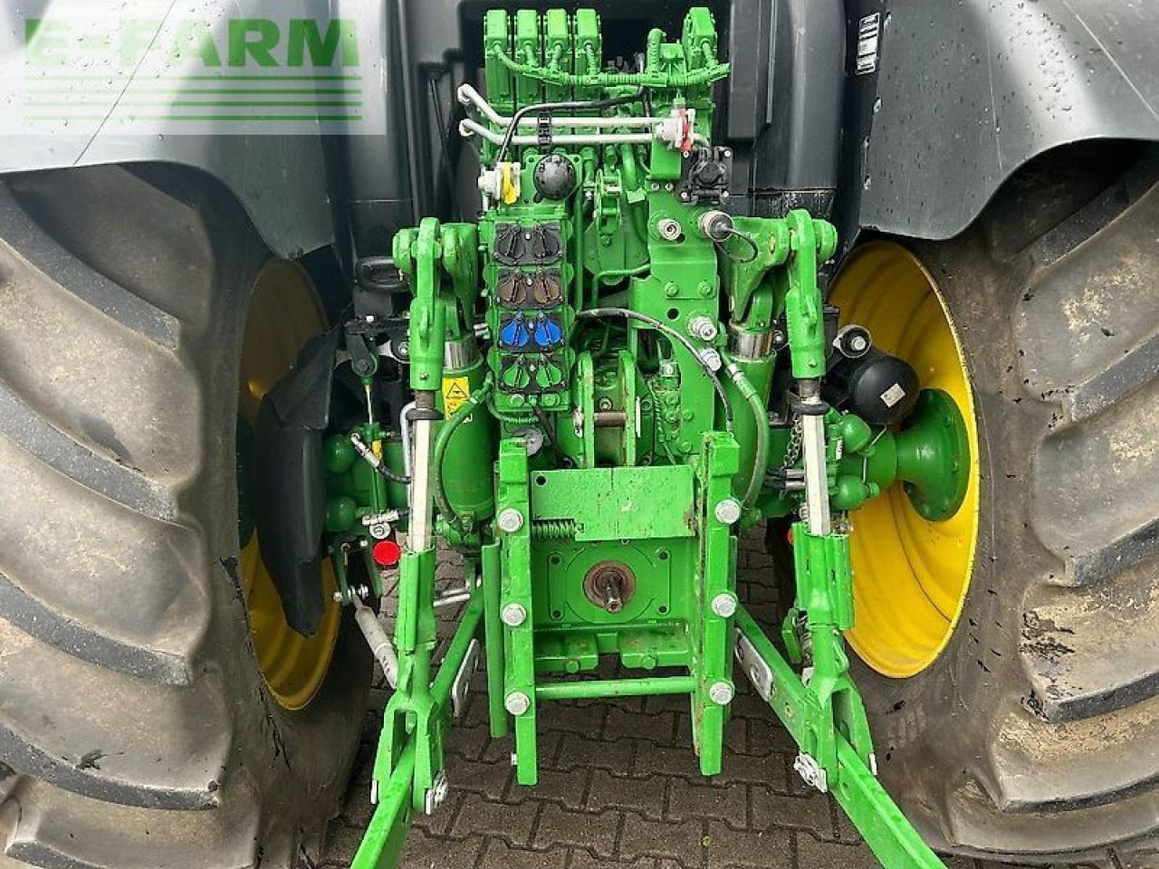 John Deere 6r150 - Traktor: 4 kép. John Deere 6r150 - Traktor: 4 kép.