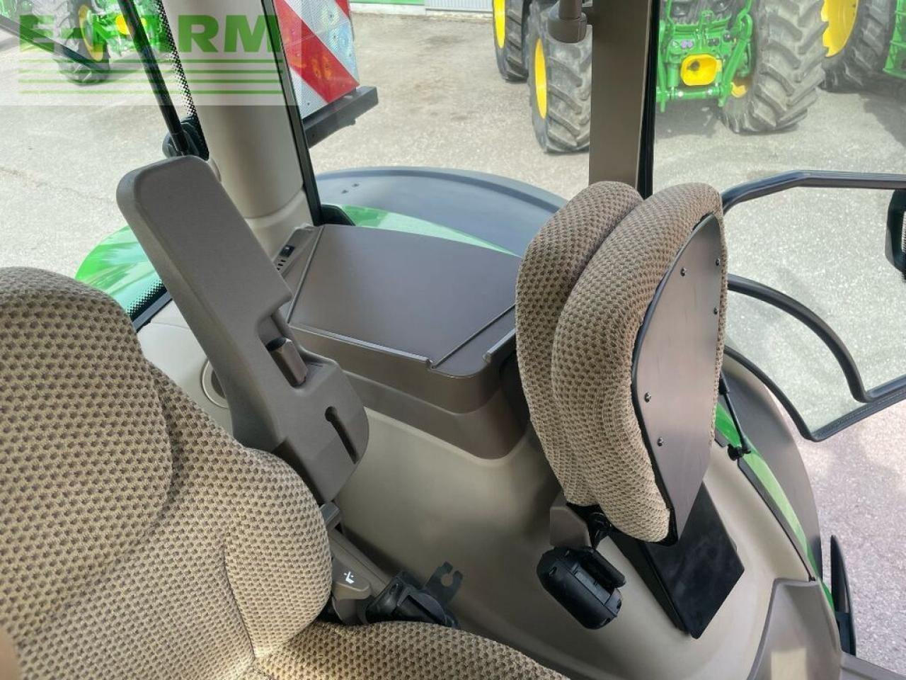 John Deere 6r215 / 6r 215 - Traktor: 5 kép. John Deere 6r215 / 6r 215 - Traktor: 5 kép.