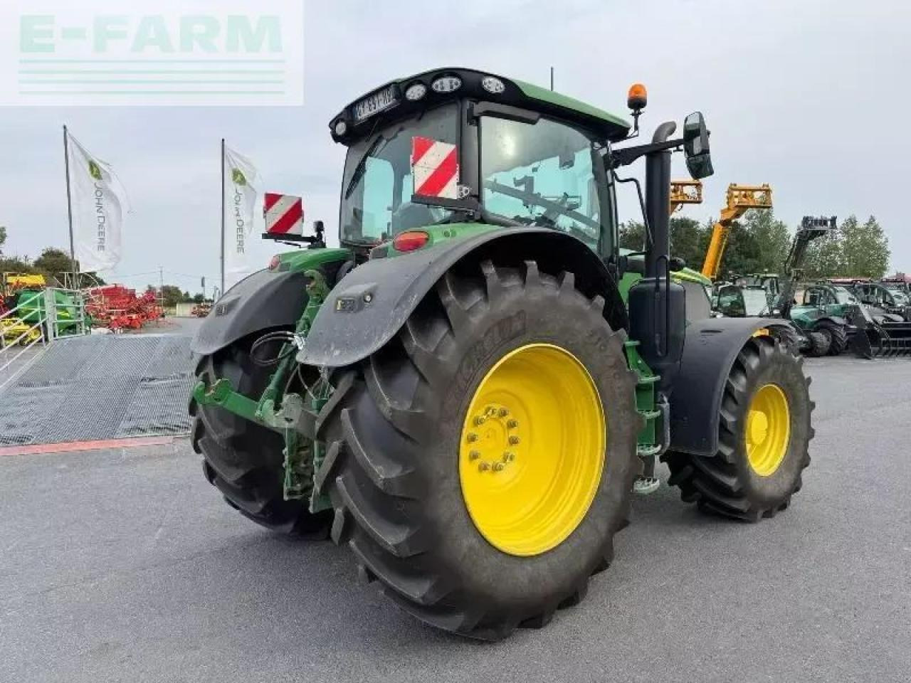 John Deere 6r215 - Traktor: 5 kép. John Deere 6r215 - Traktor: 5 kép.
