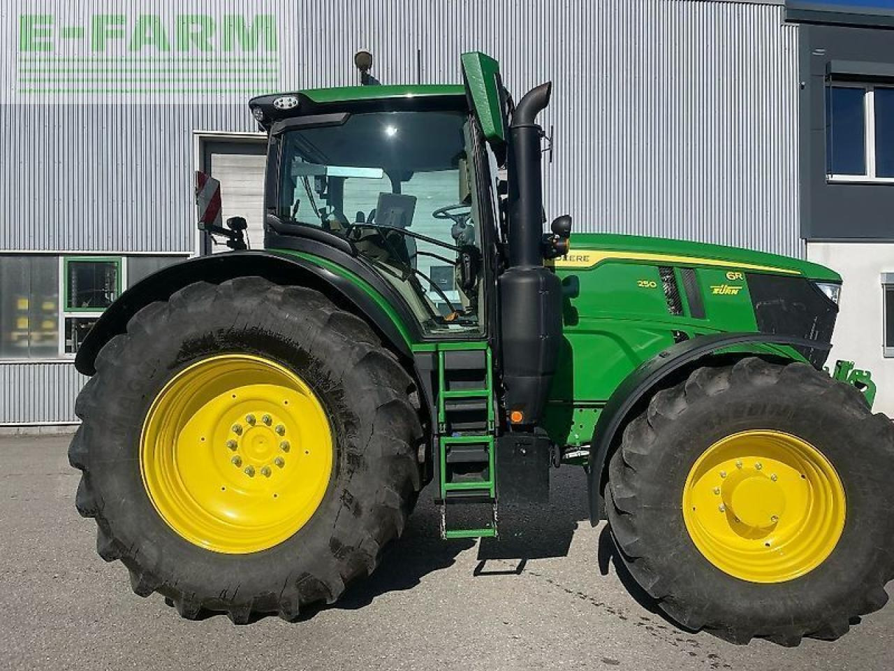 John Deere 6r250 / 6r 250 - Traktor: 2 kép. John Deere 6r250 / 6r 250 - Traktor: 2 kép.