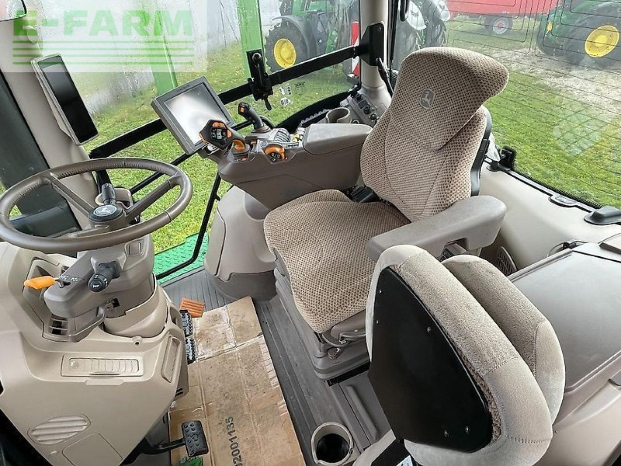 Traktor John Deere 6r250 / 6r250: 14 kép.