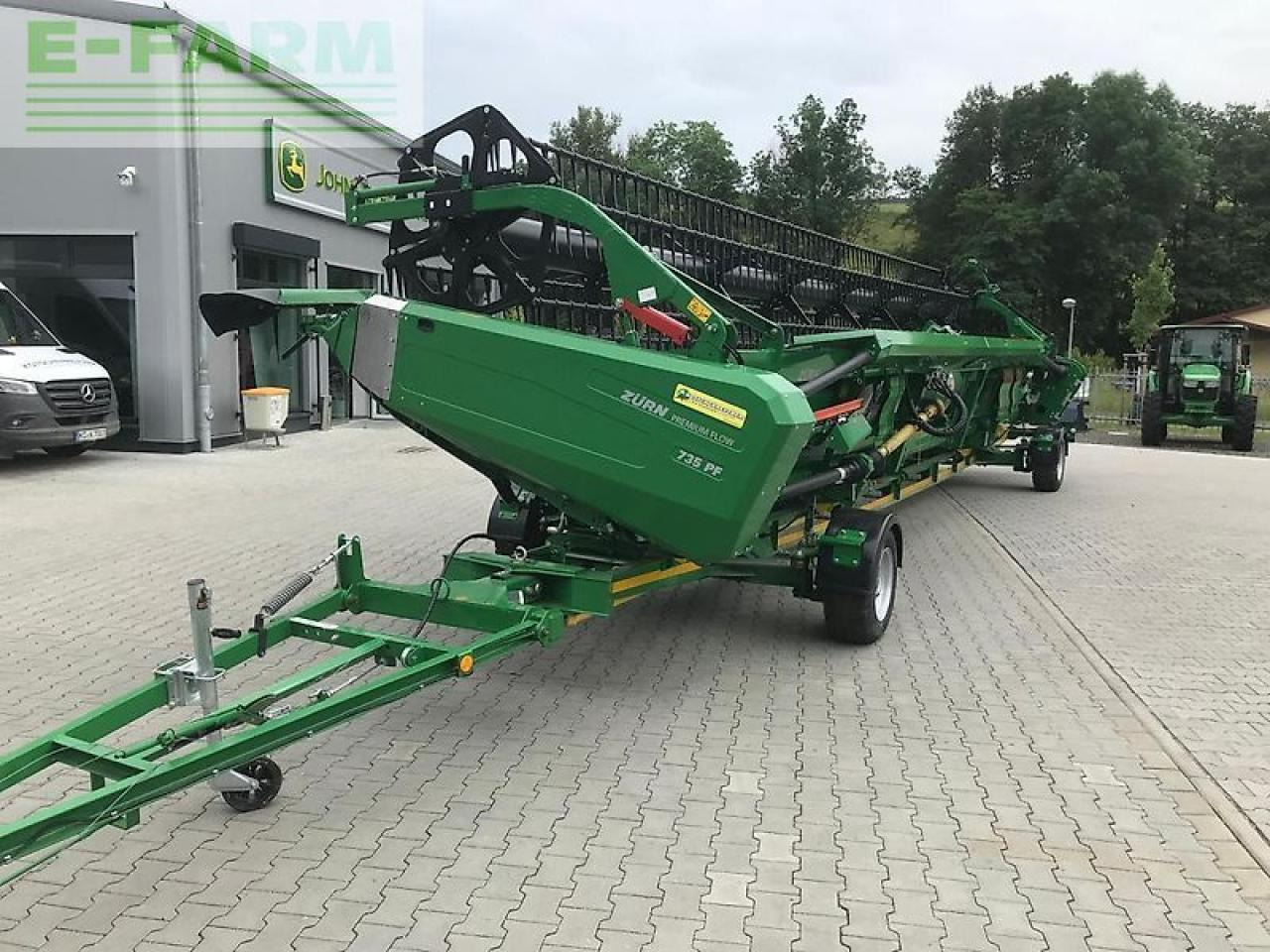 John Deere 735pf - Takarmánybetakarító gép: 2 kép. John Deere 735pf - Takarmánybetakarító gép: 2 kép.