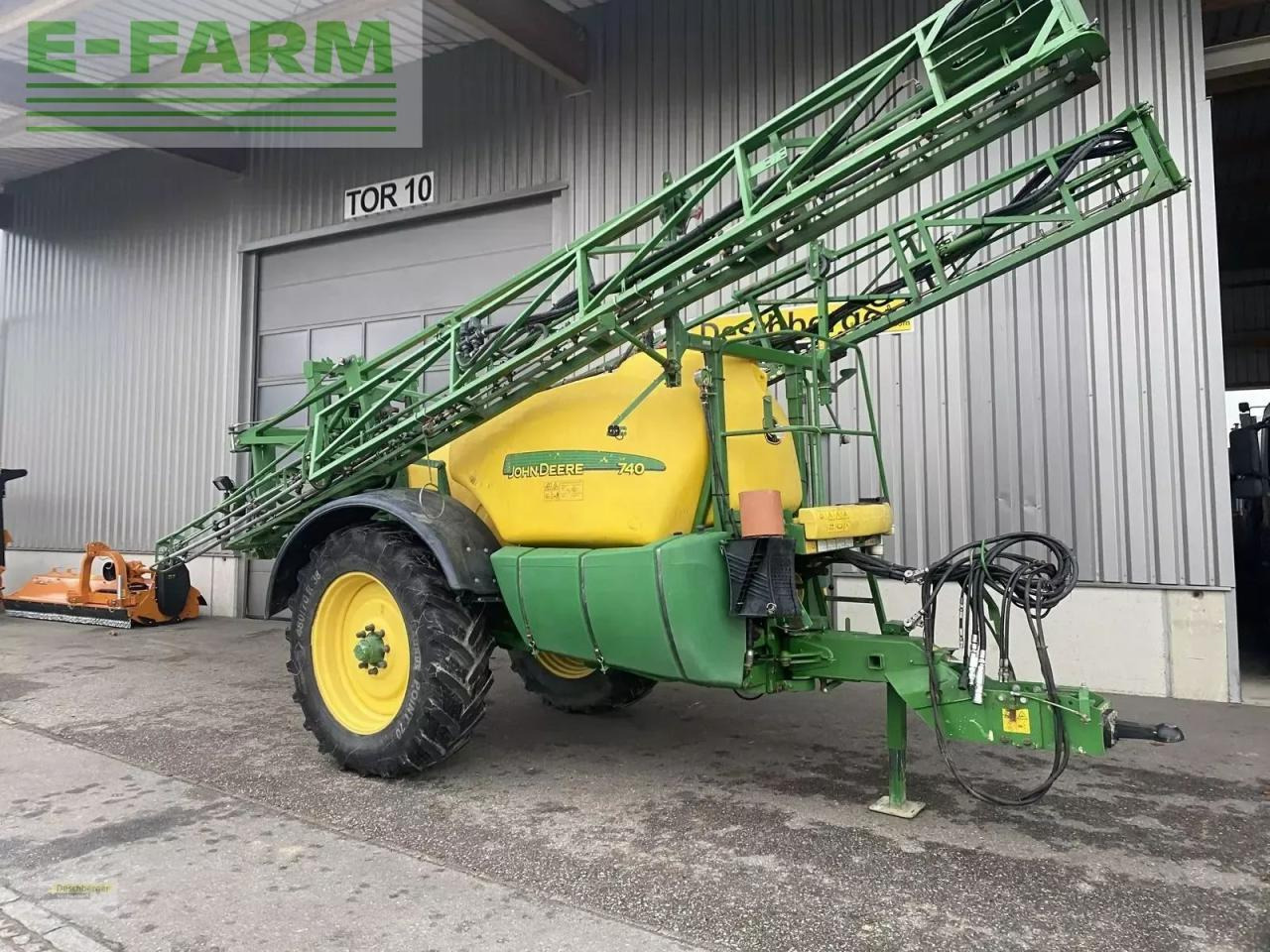 John Deere 740 - 28 m - Vontatott permetezők: 1 kép. John Deere 740 - 28 m - Vontatott permetezők: 1 kép.
