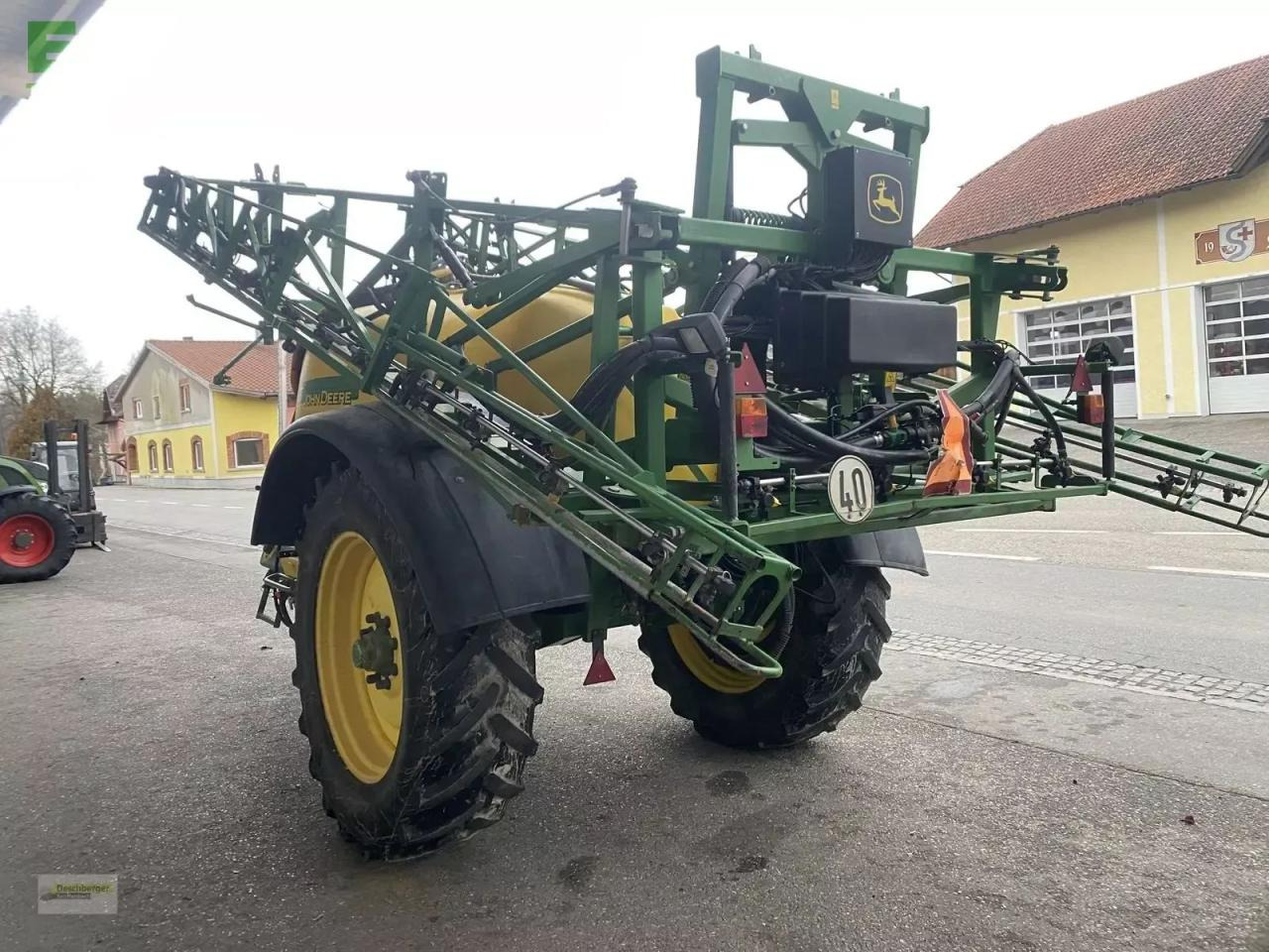 John Deere 740 - 28 m - Vontatott permetezők: 3 kép. John Deere 740 - 28 m - Vontatott permetezők: 3 kép.