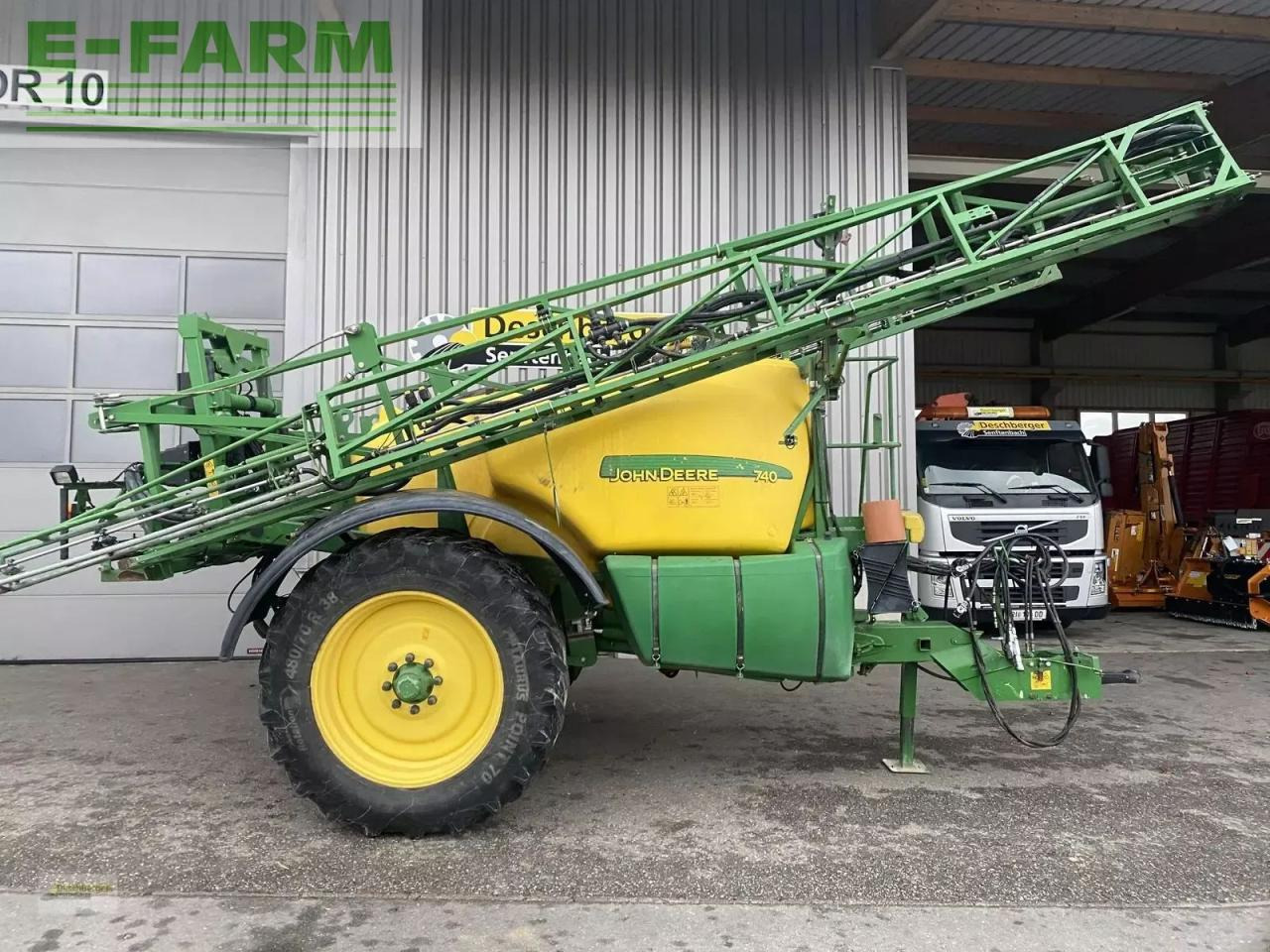 John Deere 740 - 28 m - Vontatott permetezők: 2 kép. John Deere 740 - 28 m - Vontatott permetezők: 2 kép.