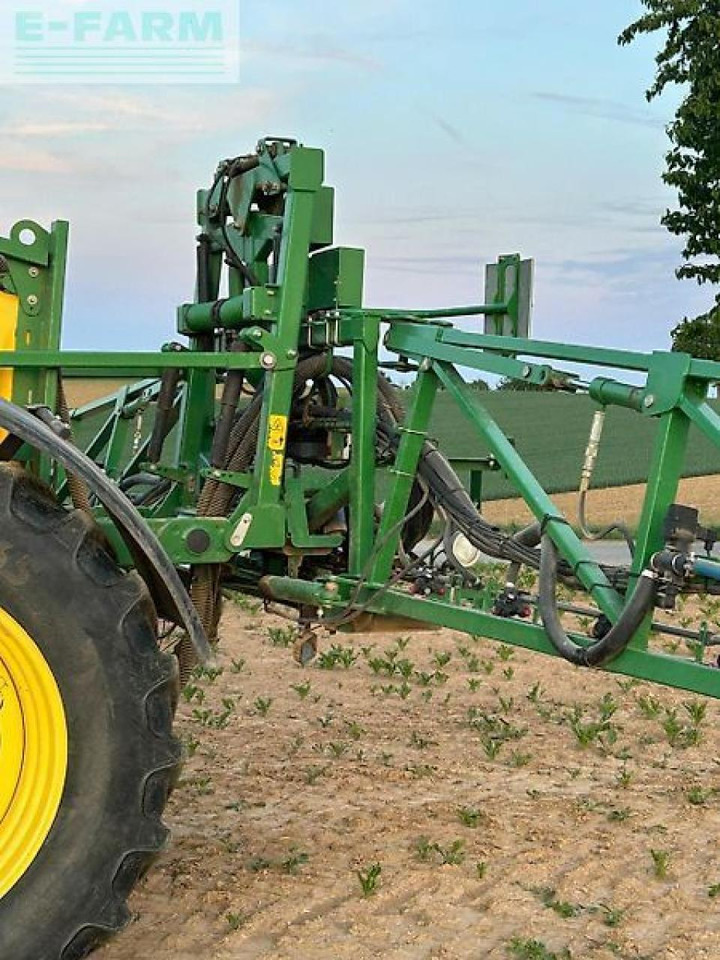 John Deere 740i - Vontatott permetezők: 3 kép. John Deere 740i - Vontatott permetezők: 3 kép.