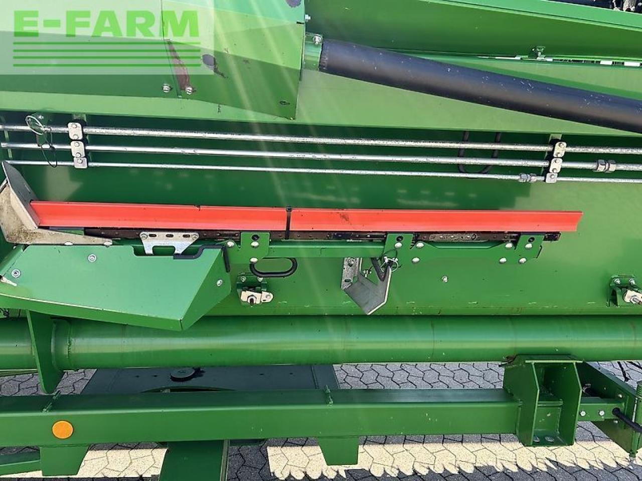 John Deere 740pf - Takarmánybetakarító gép: 4 kép. John Deere 740pf - Takarmánybetakarító gép: 4 kép.